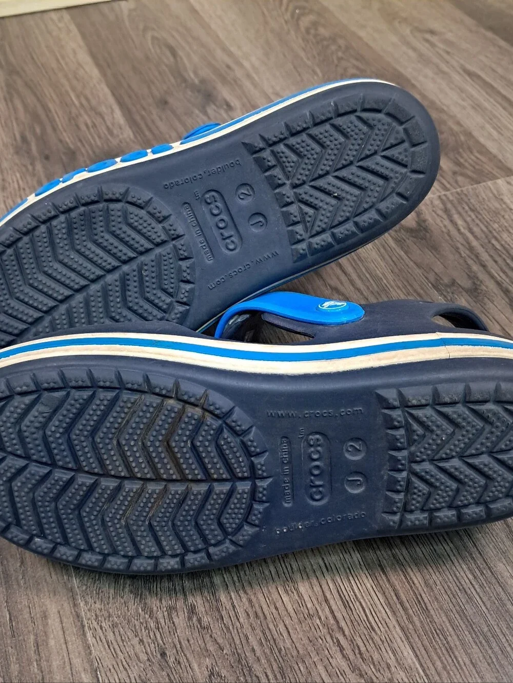 CROCS Junior Bayaband Blue & White Sandals Strap Hook & Loop Size J 2
